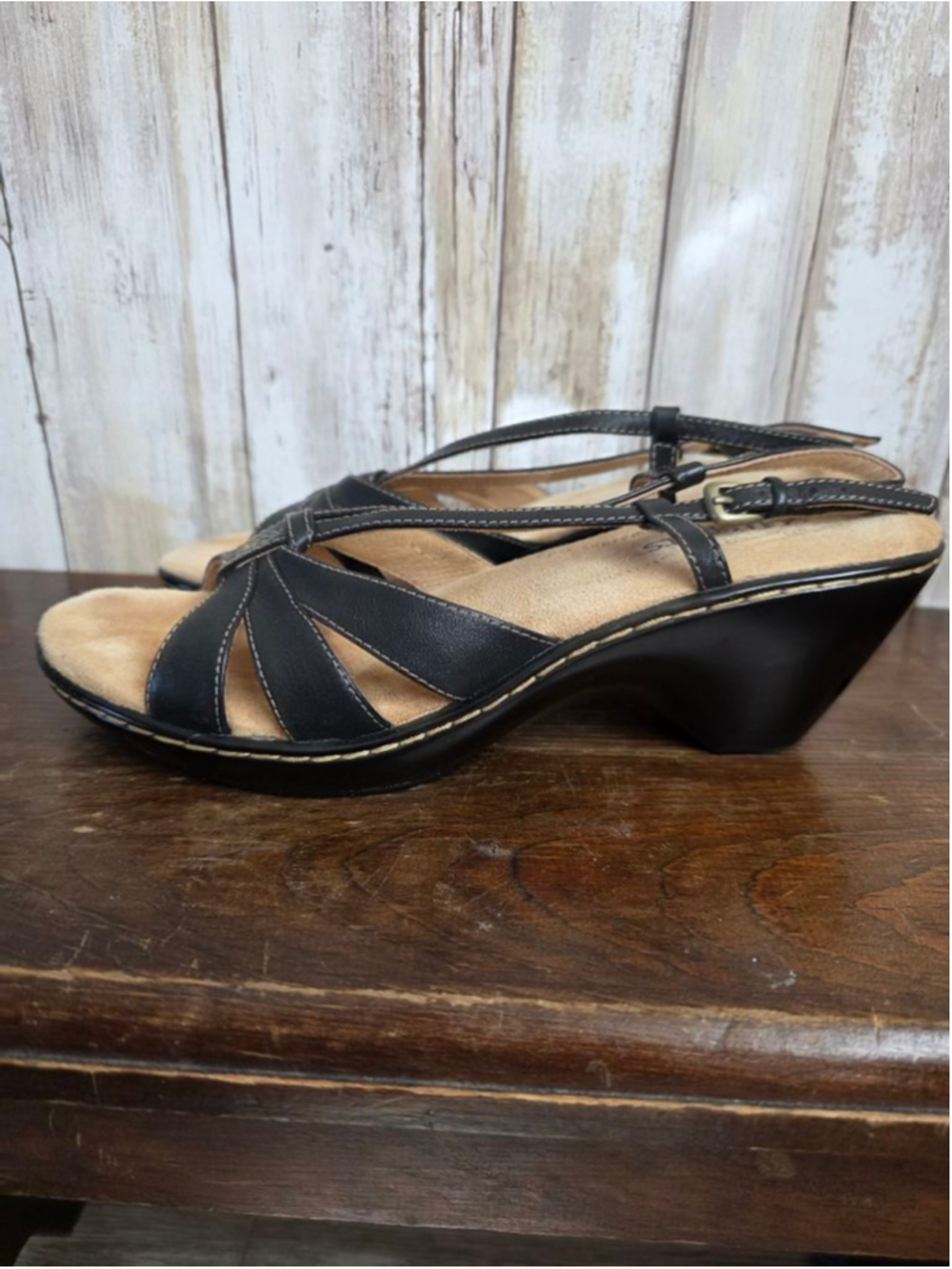 Women's Softspots Black Beige Leather Wedge Sandals Size 8 - Picture 11 of 11